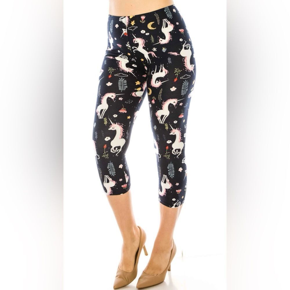 NWT … NEW MIX “One Size” Unicorn Print Capri Leggings
